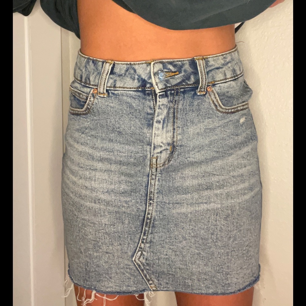 Jean Skirt In perfect condition. Flattering, size small, perfect for all seasons